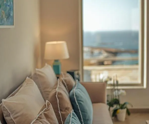 Aqua Villa Parasporos