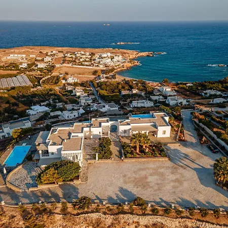 Villa Aqua