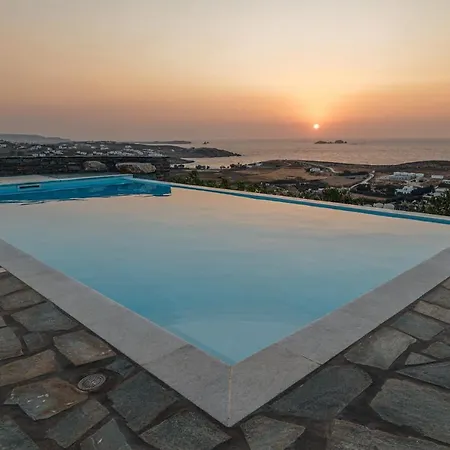 Aqua Villa Parasporos