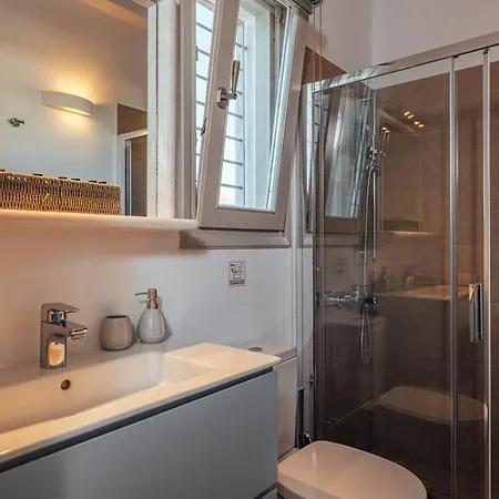 Aqua Villa Parasporos