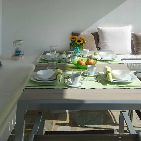 Aqua Villa Parasporos