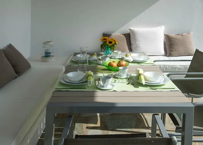 Aqua Villa Parasporos